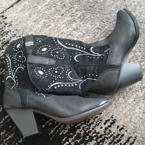 Women's Black Leather Upper Dingo Studded Cowgirl Boots